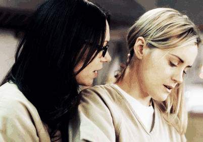 vause alex kiss piper