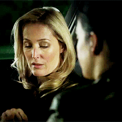 gillian-and-archie-the-fall-hand-toucgh