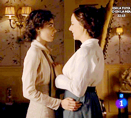 aurora y celia casi un beso hermoso