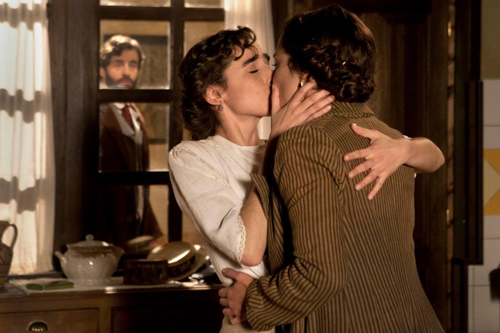 clemete finds out about celia and aurora seis hermanas