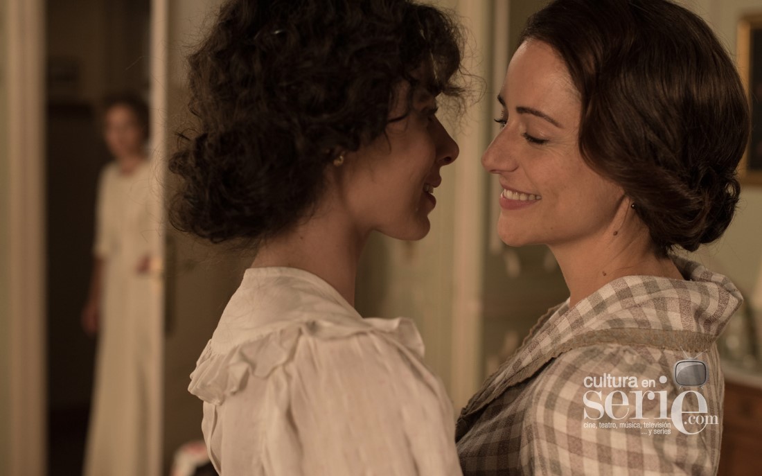 seis-hermanas-5sept-009 aurora y celia abrazadas