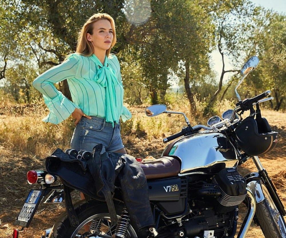 1527053698-villanelle-killing-eve-style