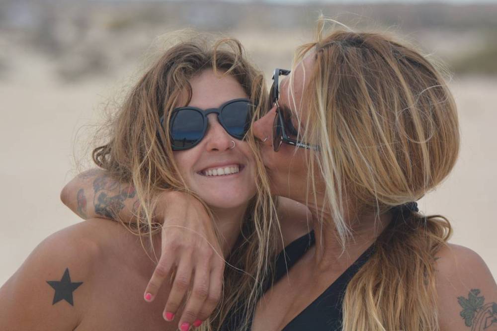 lesbian hot surfers