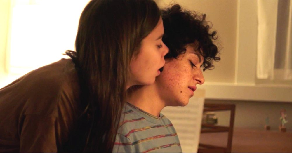 Duck Butter (2018) Alia Shawkat and Laia Costa (screen grab) CR: The Orchard