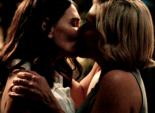 Pluribus 2025 – emotional&nbsp;review